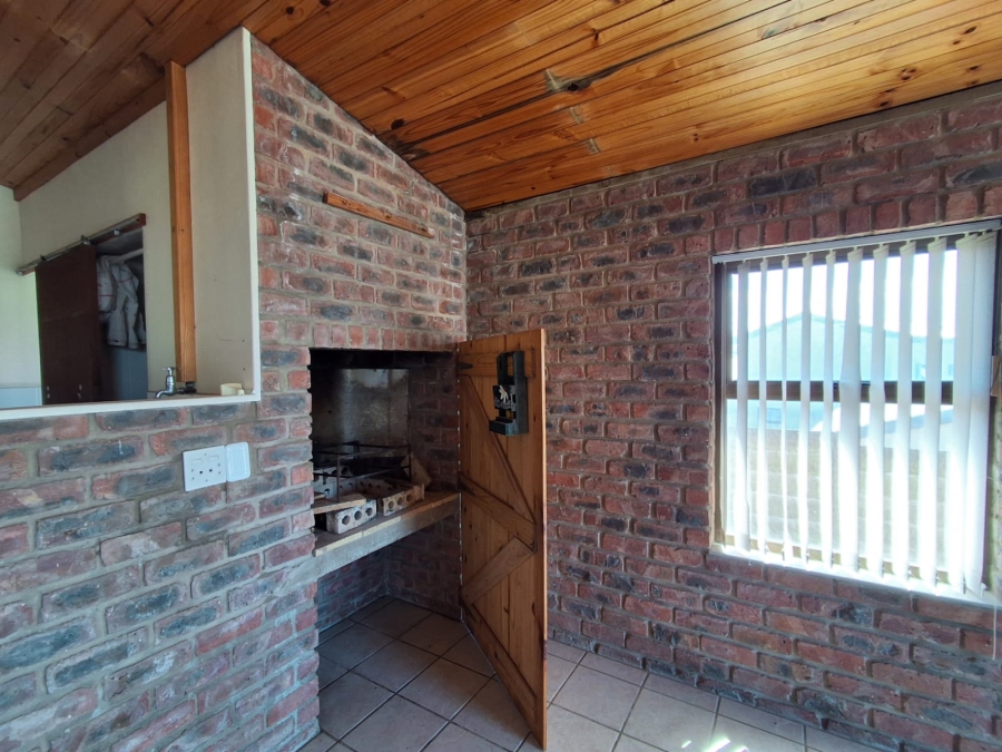 2 Bedroom Property for Sale in Stilbaai Wes Western Cape